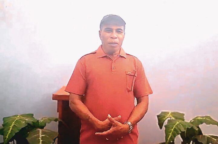 Ketua Dewan Adat Suku Sentani, Orgenes Kaway